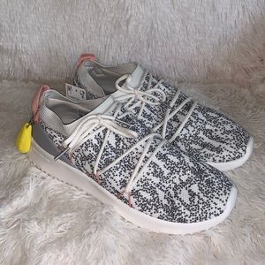 Adidas Women’s Ultimamotion Shoes 11 Cloudfoam